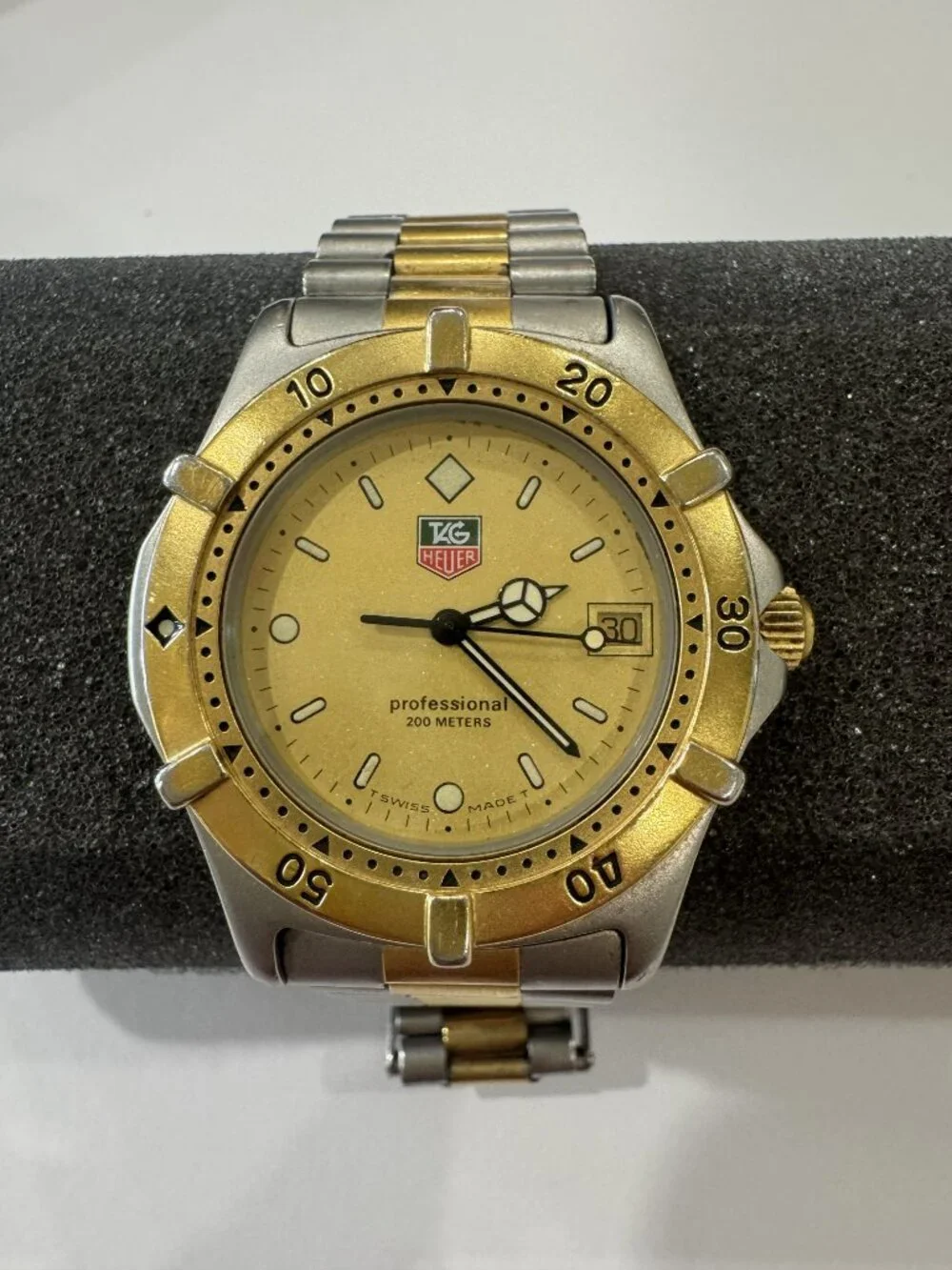 TAG Heuer 964.006-2 Professional 2000 200M Gold Dial Quartz Men's